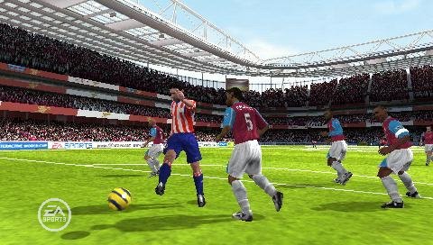 FIFA 07 / PSP - vue 6