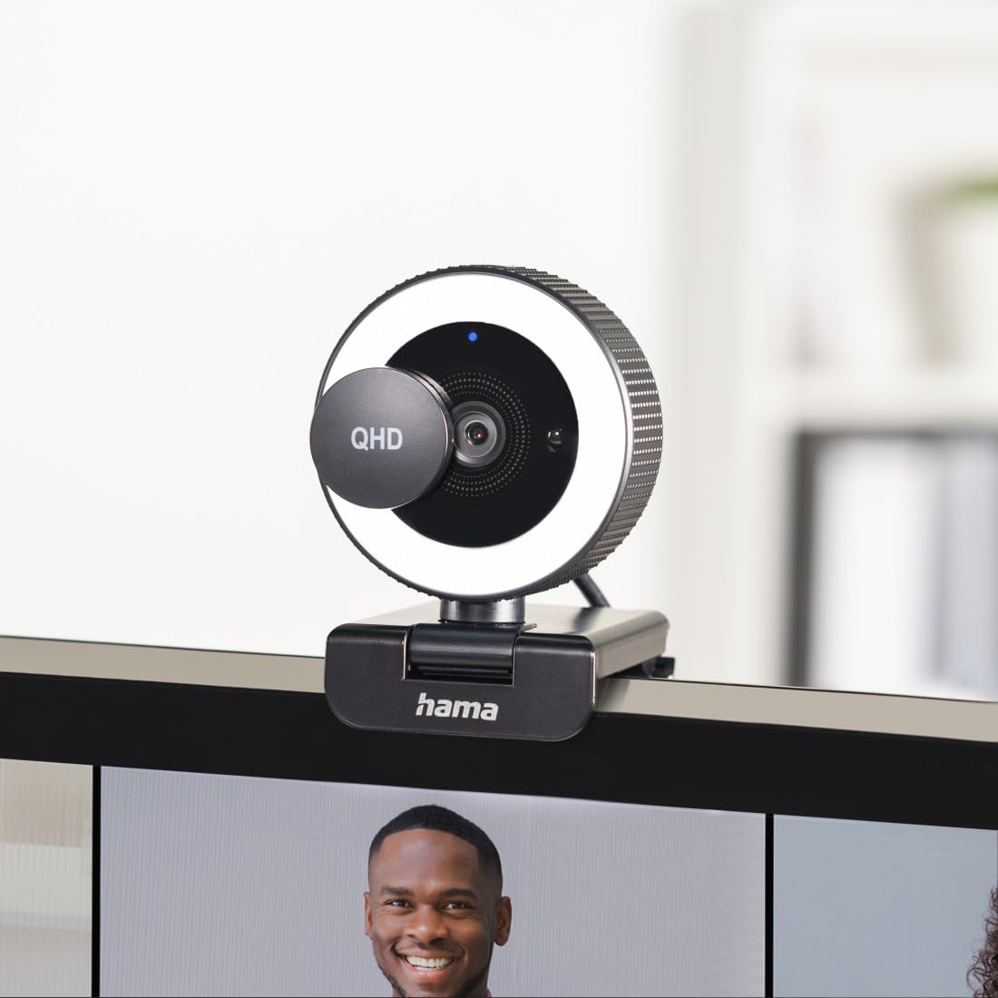 Hama C-850 Pro Webcam PC - Qualité Vidéo QHD 2K 1440p, Microphone Intégré, Cache Lentille, Filetage 1/4, Auto Focus, USB C - Convient pour Les Appels Vidéos et Le Streaming - Noir