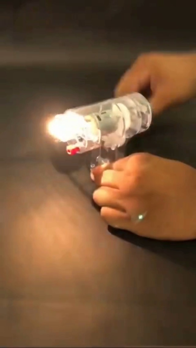 EISCO Hand Crank Generator – Portable Electricity Generator with