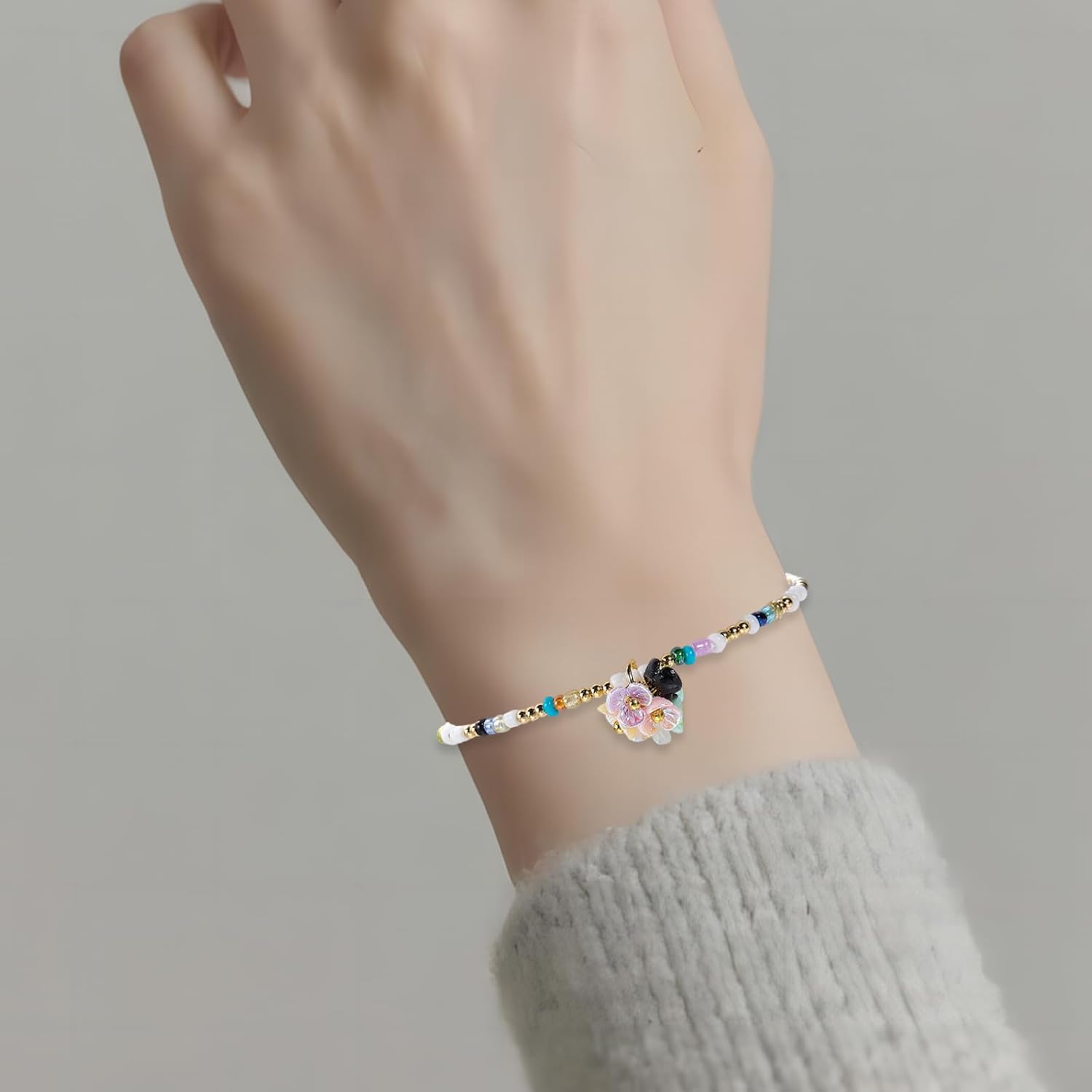 Ornaland 200Pcs Three Petal Flower Beads for Jewelry Making Bulk Cute Resin Random Color Flower Bead Caps 3-Petal Floral Beads for Bracelets Necklace Earrings DIY Crafts Supplies - Image 7