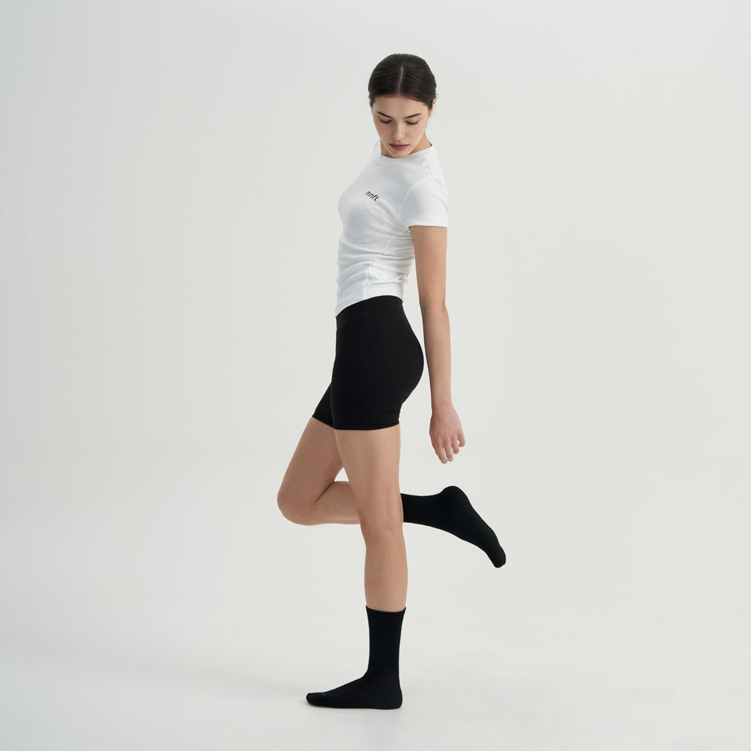 MONFOOT Women's and Men's 3-8 Pairs Athletic Cushion Crew Socks Multi - Image 5