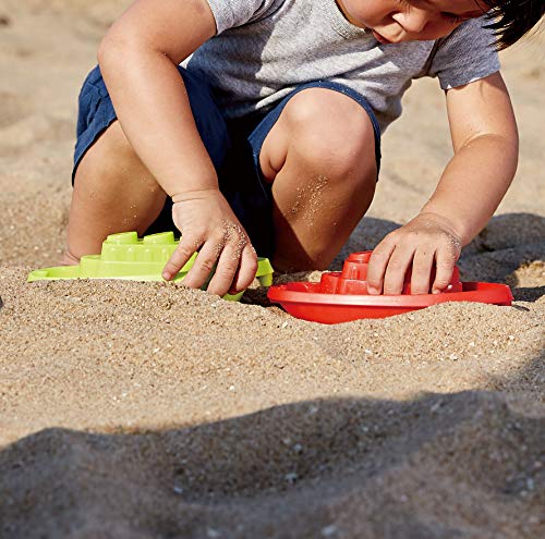 Hape Strand- und Badeboote - Kinder Wasserspielzeug und Strandspielzeug, Bunte Boote für Planschbecken, Strand und Sandkasten, fördert Fantasie und Motorik, geeignet ab 12 Monaten