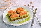 ✅Packaging: Neben dem Geschmack wird Sie die Verpackung ebenfalls umhauen. Die Baklava kommt auf einem silberfarbenen Tablett. Mit dieser Baklava können Sie Ihre Gäste und Ihre Arbeitskollegen überraschen.Durch das sehr ästhetische Packaging eignet sich die Baklava auch super als Geschenk für Ihre Liebsten.