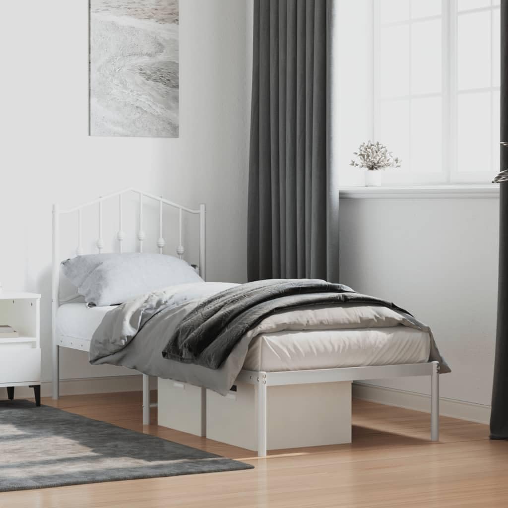 Lit en métal 75x190 cm robuste avec sommier pour stopper les grincements et optimiser l'espace