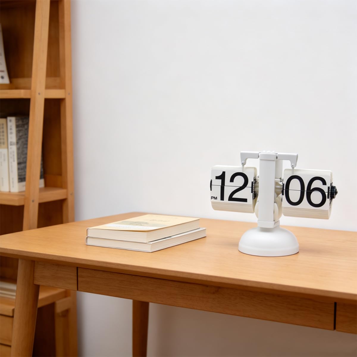 Reloj de mesa digital automático con tapa retro con mecanismo de transmisión interna, soporte de metal mecánico para el hogar, sala de estar (blanco)