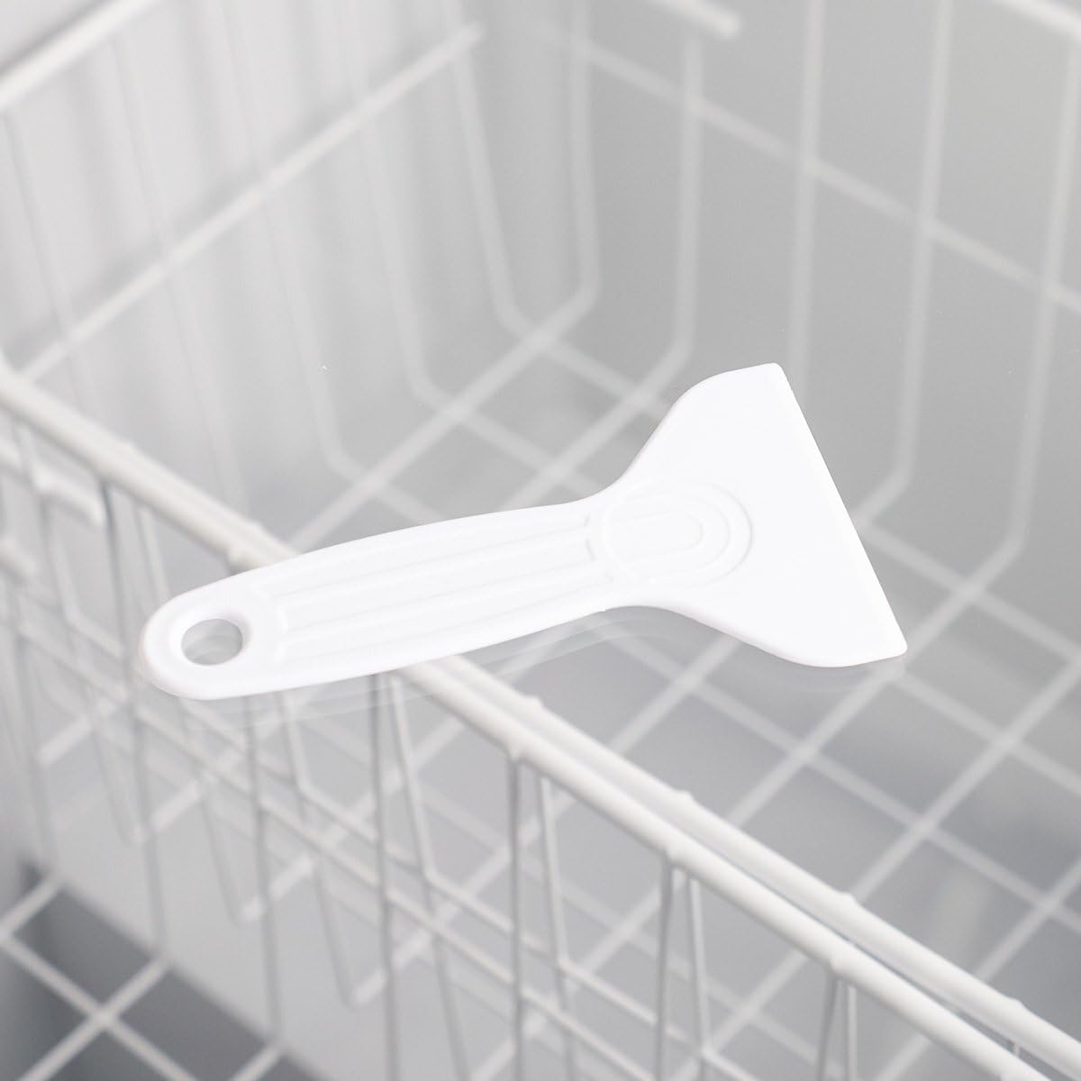 GastroHero Gefriertruhe ECO 450 I Tiefkühltruhe groß 355L I Tiefkühltruhe mit Glasschiebedeckel I Kühltruhe abschließbar I Gefrierschrank