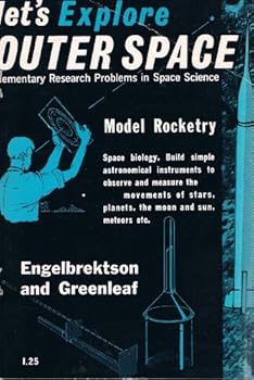 Paperback Let's explore outer space Book