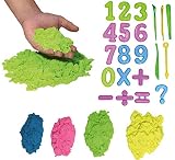 Ideal para que los niños comiencen a aprender matemáticas jugando. Podrán hacer operaciones reales moldeando arena. Juega con los 4 colores incluidos o crea el tuyo propio mezclando las arenas. Permite que tus niños dejen volar su imaginación como si estuvieran en la playa