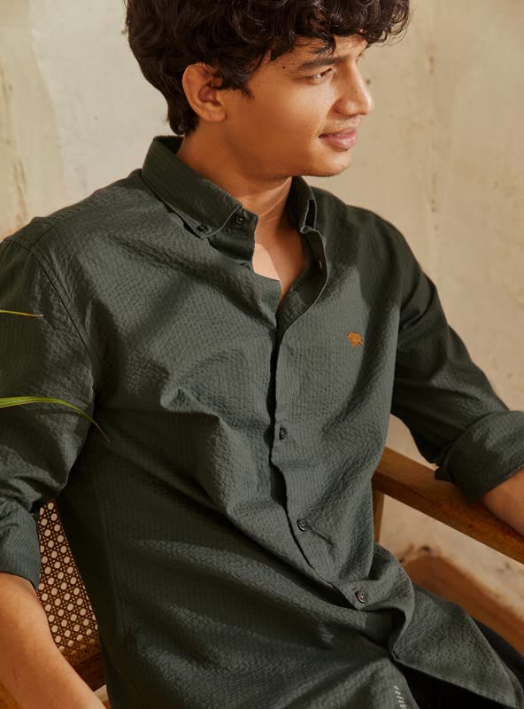 Image of Andamen Men's Seersucker Solid Regular Fit Shirt