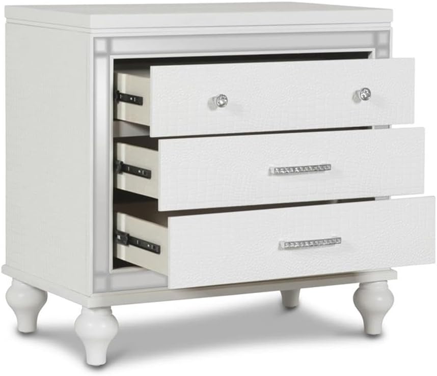 New Classic Valentine 4-Piece Wood Queen Bedroom Set with Nightstand in White