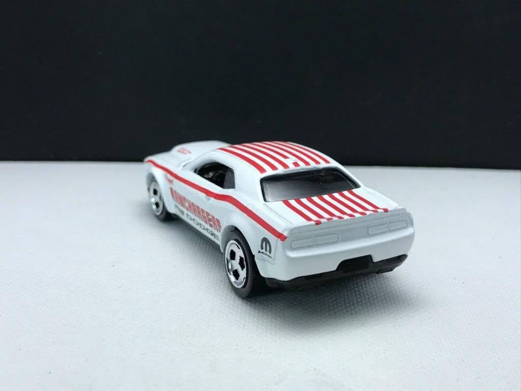 Hot Wheels - ´18 Dodge Challenger SRT Demon - HW Drag Strip 4/10 