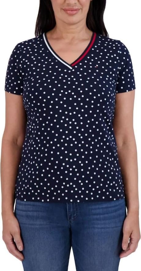 T-shirt col en V Hilfiger pour femme avec finitions haut de gamme brodées