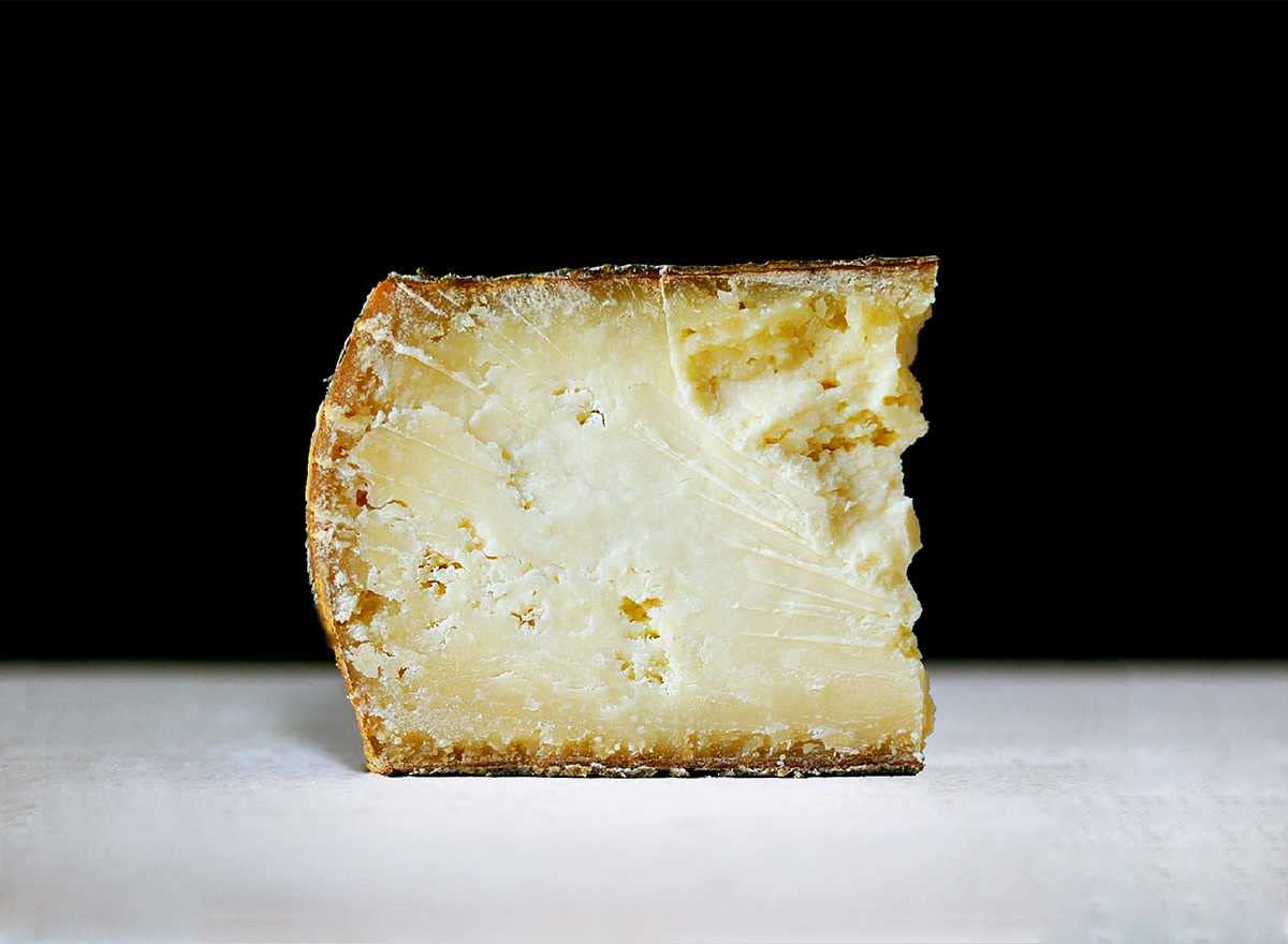 850 gr - Fiore Sardo D.O.P. - Formaggio Pecorino - 1/4 di Forma - Sa Marchesa - Giuseppe Cugusi
