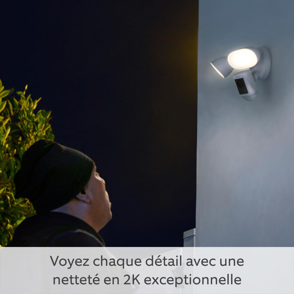 Ring caméra Floodlight Pro filaire (Floodlight Cam Wired Pro) |Vidéo 2K avec Ring Vision, détection de mouvements 3D | Essai gratuit de Ring Home pendant 30 jours |2 Caméras