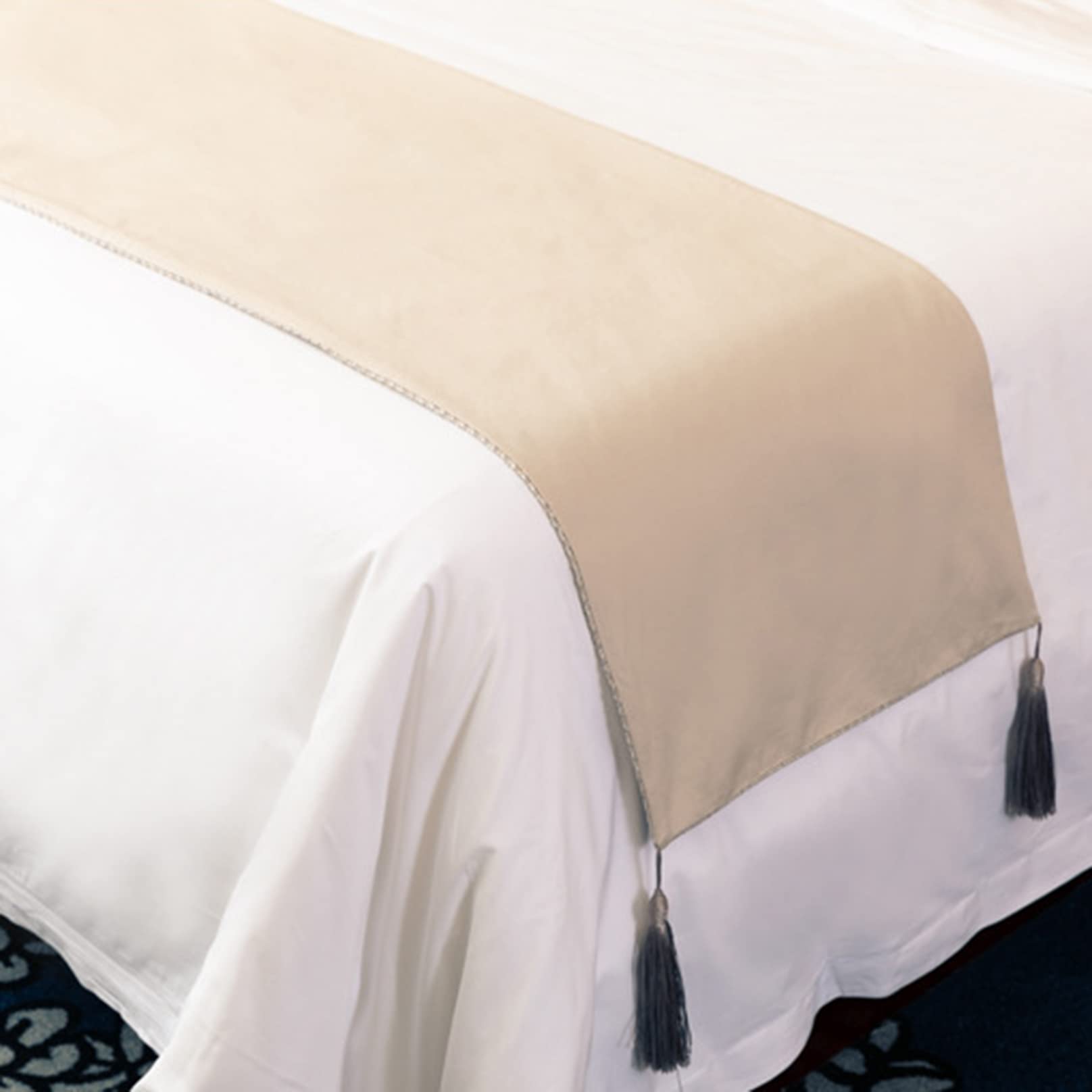 Einfarbiger Bettläufer, doppelseitig, Bettschals mit Taseel, moderne Schlafzimmer-Dekoration für Hotel, Zuhause, Hochzeit, Beige, 45 x 210 cm, Bettläufer für 1,5 m Bett