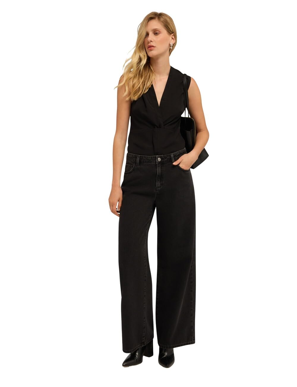 Motivi: Jeans Wide Leg Slouchy Neri. Stagione Autunno Inverno 2025