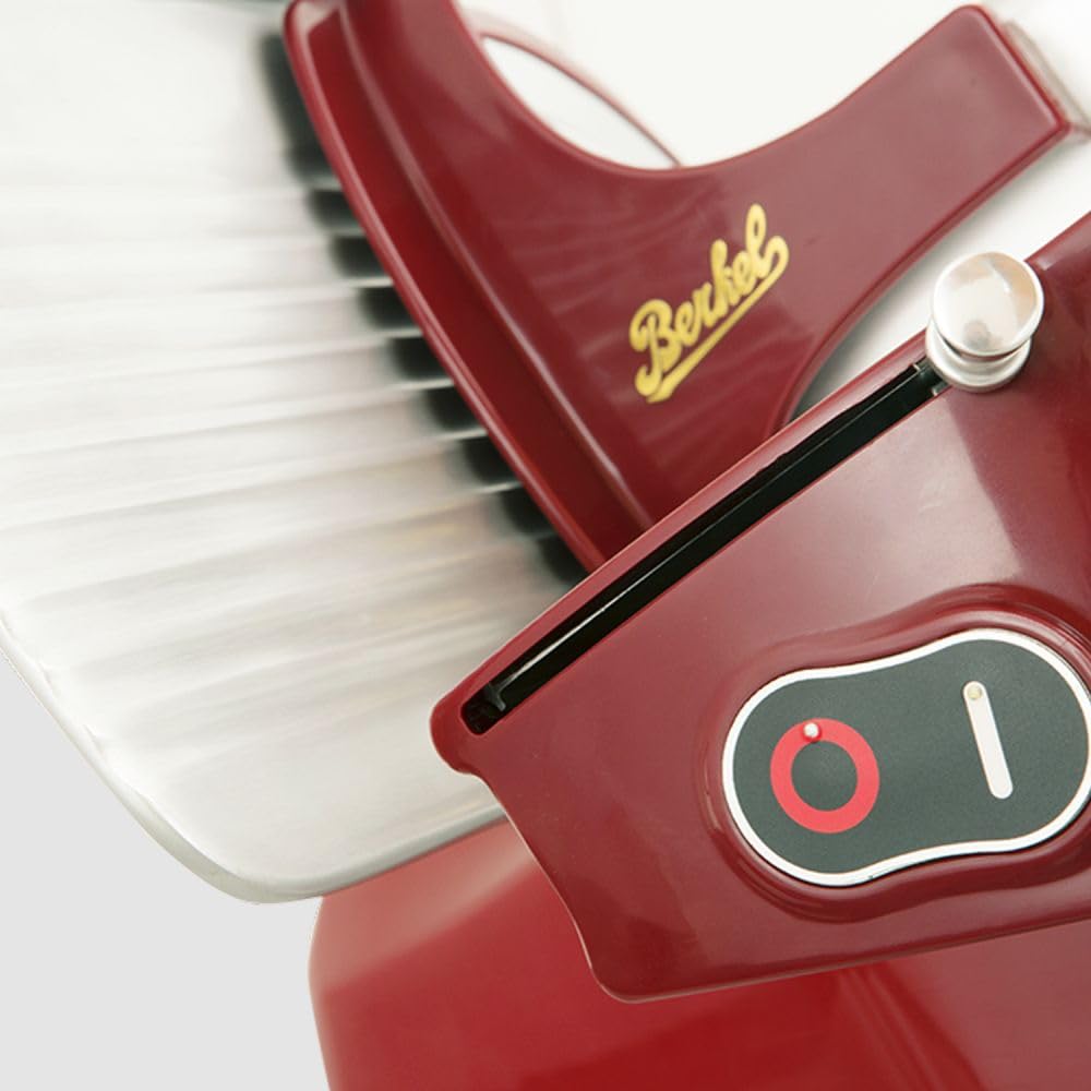 Palatina Werkstatt ® Bundle | Berkel – Tagliapasta elettrica Home Line 250 – Rosso, modello 2022 + tagliere in legno realizzato a mano
