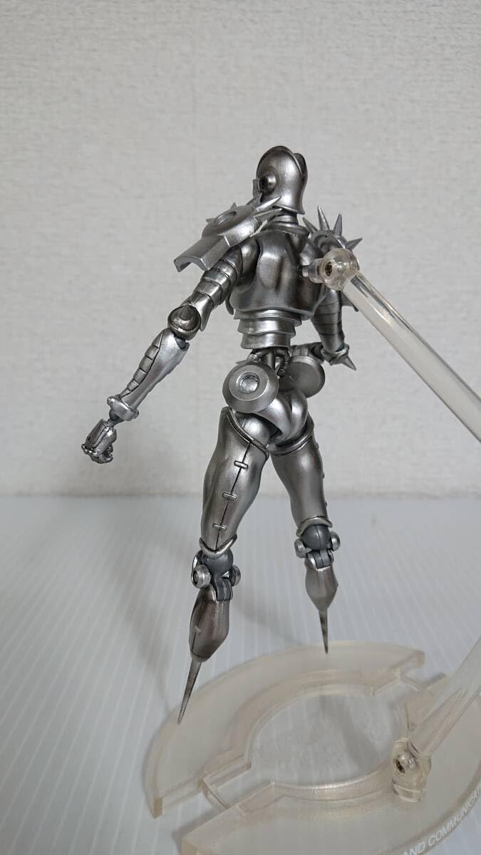 希少初版/超像可動ジョジョ/シルバーチャリオッツ(荒木飛呂彦指定カラー) Amazon.co.jp: 開封品：超像可動 42. シルバーチャリオッツ(荒木飛呂彦
