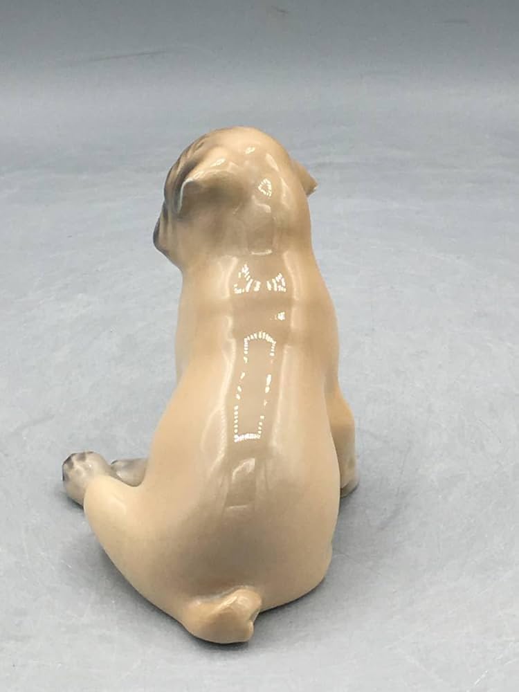 ロイヤルコペンハーゲン デンマーク 陶器製 犬 パグ フィギュリン Amazon.co.jp: ロイヤルコペンハーゲン 犬 パグ デンマーク製