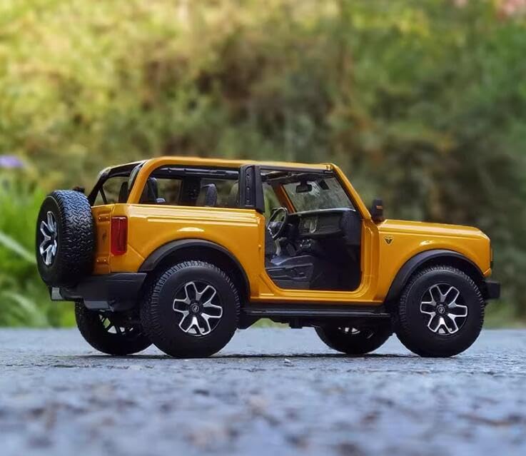Modelo pre-armado Ford Bronco Badlands 1:18 naranja miniatura 3
