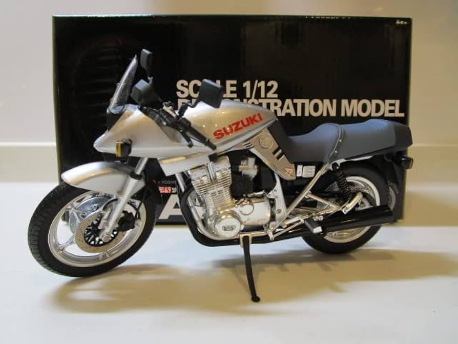 アオシマ 1/12 スズキ GSX1100SM 刀 1990年シルバー ヨシムラ アオシマ 1/12 スズキ GSX1100SM 刀 1990年シルバー ヨシムラ