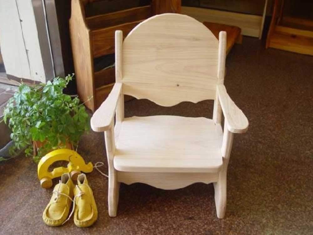 〘kaou〙【全部材 全面Ｒ加工】木製キッズチェア 無塗装　サイズオーダー Amazon.co.jp: キッズチェア 子供用 無塗装白木 w34d29h42cm 椅子 受注