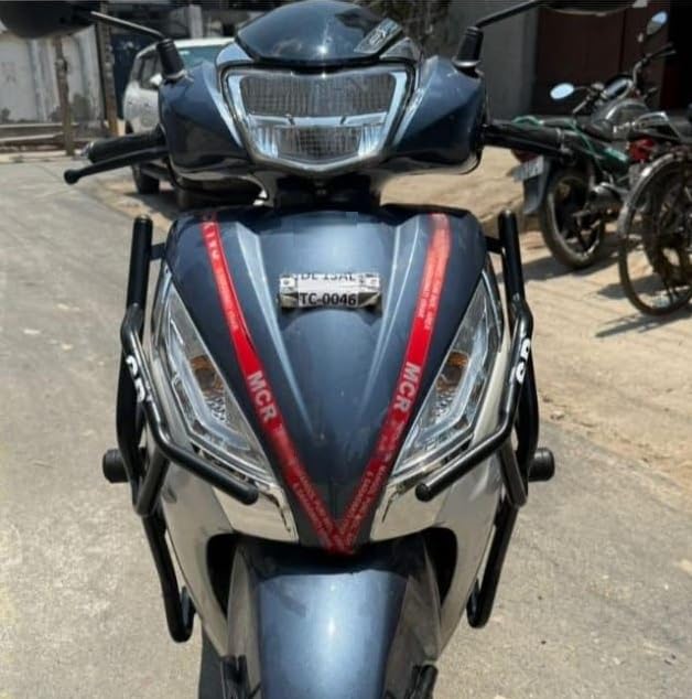 CRASH GUARD FOR TVES JUPITER 125 CC BS6 MODEL PERFECT FITTMENT FOR THIS MODEL HEAVY QUALITY METAL WITH PREMIUM POWDERED COATING AND SLIDERS ON BOTH SIDES (TVES JUPITER 125 CC BS6 MODEL)-image-32