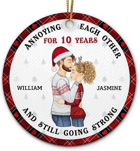 Vista 13 de Adorno personalizado de todas las cosas extrañas que he encontrado en línea, adorno personalizado para parejas, marido, esposa, novia, mujer, él