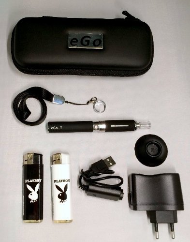 Ego Estuche, Kit completo: cigarrillo electrónico negro eGo CE4+ 900mAh + golgante + regalos: ventosa + 2 x mecheros de colección Playboy. Producto exento de nicotina y tabaco.