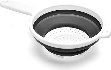 Collapsible Kitchen Strainer with Handle - Silicone Colander - Collapsible Colander and Strainer to Rinse your Pasta, Salad Leaves, Fruits, Vegetables - Heavy Duty Foldable Heat Resistant