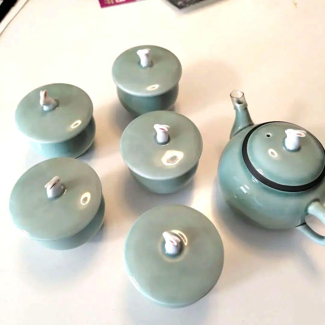 Amazon.co.jp: 深川製磁 百年庵 笹青磁 うさぎ 急須 煎茶碗 4客 茶器