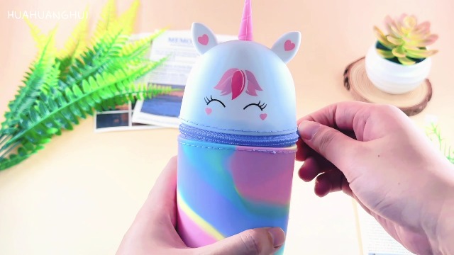 Trousse à Crayons Licorne En Silicone Rétractable - 12 Stylos Gel Effaçables + Stylo 10 En 1 Inclus - Fourniture Scolaire Kawaii