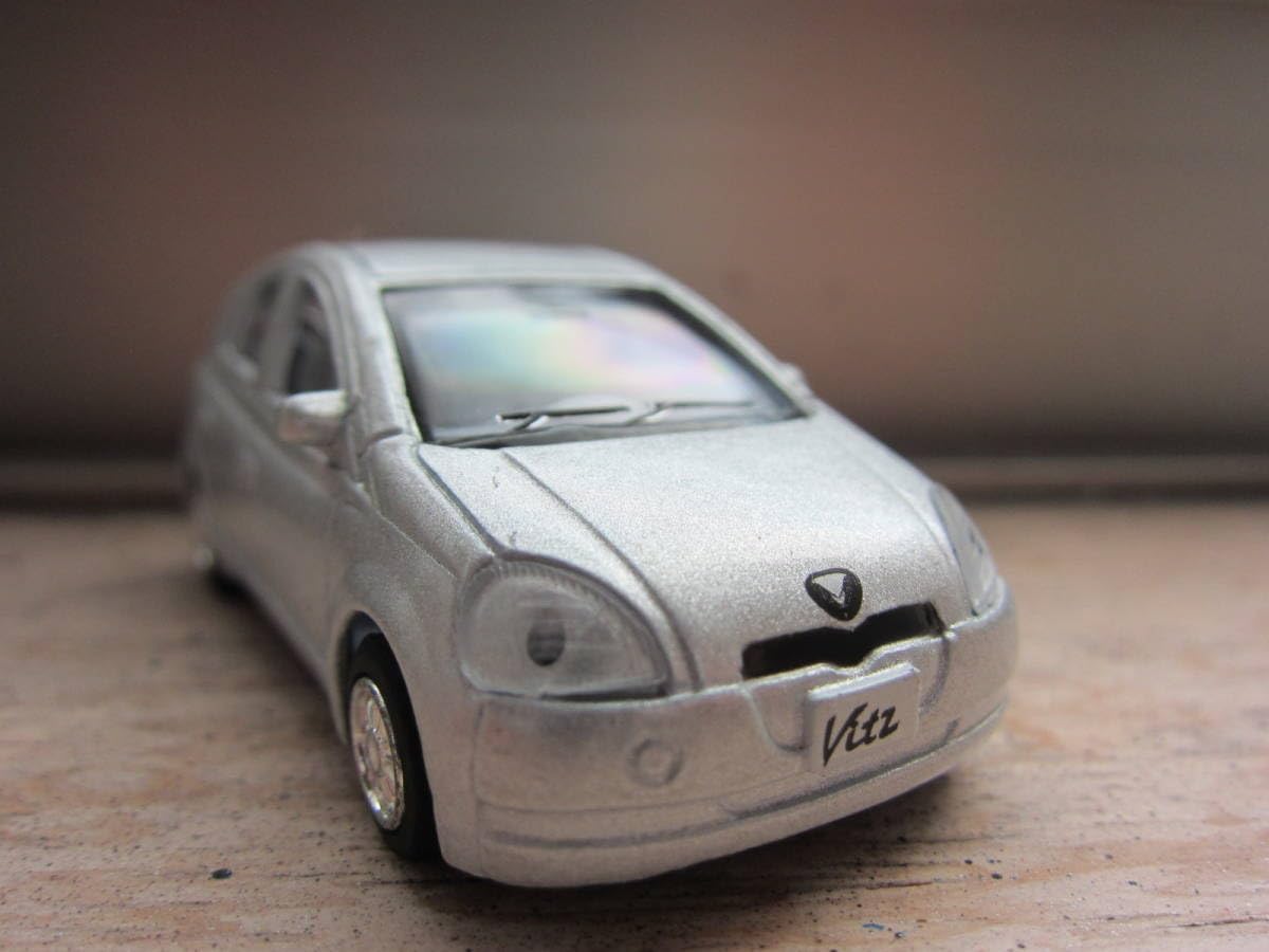 Amazon.co.jp: キンスマート KinSMART ミニカー 10系 ヴィッツ