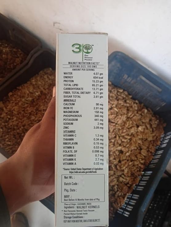 Image of 3p Kashmiri Walnut Kernels Without Shell Brown Quarter Fresh Organic Natural Akhrot giri Walnut Dry Fruit 250gm