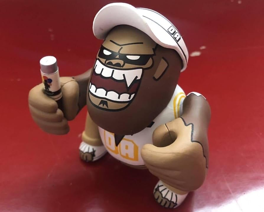 X-LARGE マイケルラウ　フィギュアとステッカー X-LARGE マイケルラウ フィギュアとステッカー X-LARGE マイケル