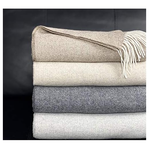 Eikei Wool Throw Blanket Geo Herringbone Pattern Oversized Couch Throw Blanket Fringe Trim Soft Merino Woolen Afghan Minimalist Style Lightweight Machine Washable (Light Grey, 55Wx78L)