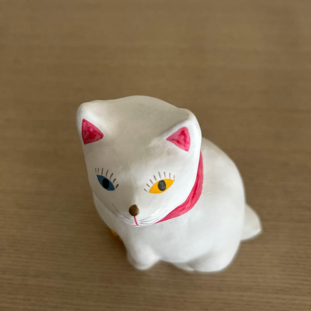 相良人形　猫に毱【大】　白猫オッドアイ　郷土玩具 Amazon.co.jp: 相良人形 猫に毱大 白猫オッドアイ 土人形 郷土玩具