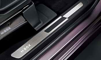 値下げ中 ホンダ純正 jf3 nbox 光るサイドステップガーニッシュ 51Pwj1A6JrL._UF350,350_QL50_.jpg