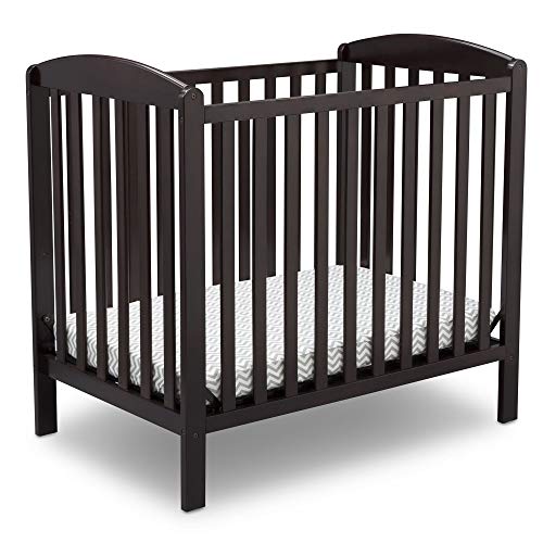 7 BEST Mini Cribs [2022 Review]