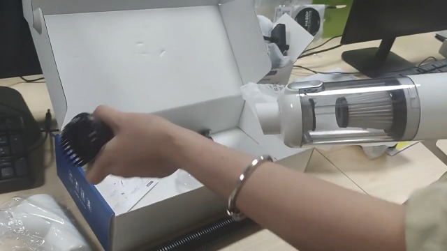 Amazon | コードレス 掃除機 18000pa強力吸引 スティック掃除機