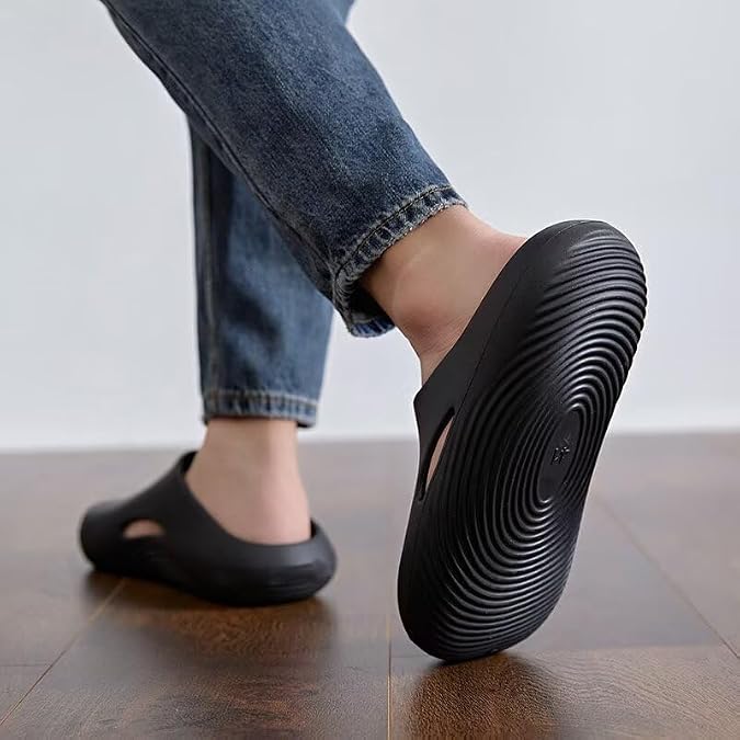 Mens Garden Clogs Shoes Lightweight Breathable Casual Slip-On Outdoor Beach Shoes Non-Slip Comfort Slippers