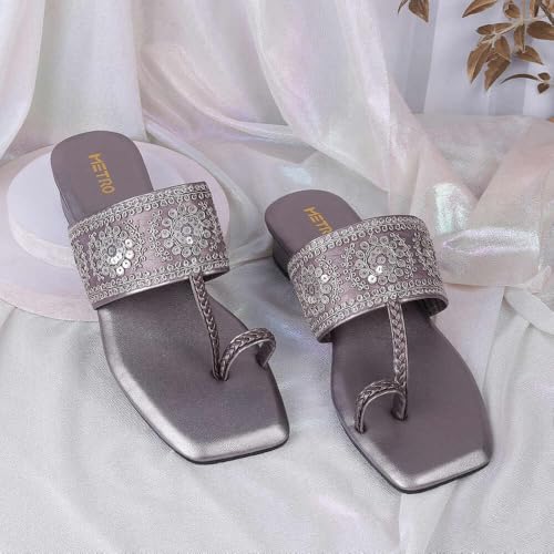 Image of Metro Women Embellished Ethnic Kolhapuri Block Heel Slip-on Sandal