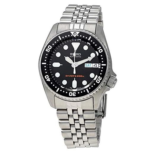 Seiko Män analog klassisk automatisk klocka med rostfritt stålrem SKX013K2