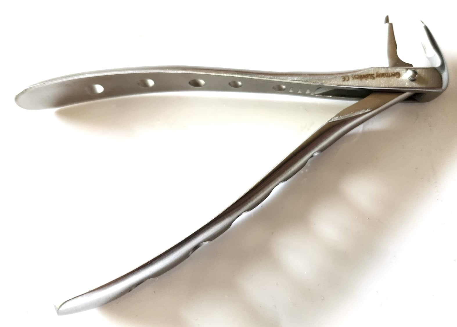 MedTool Dental Tooth Extracting Forceps Lower Anterior with Serrated Jaw, Silver