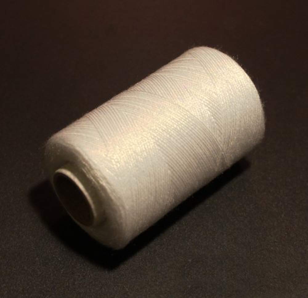 Bobines à coudre blanc HAND en polyester pour réparer vos vêtements au quotidien lot de 12