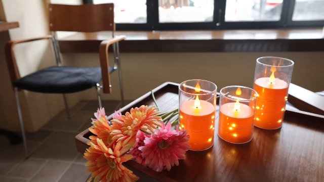 Candele LED Avorio Con Effetto Fiamma - Set Da 3 Con Timer 24h E Telecomando, Luci A Stringa Incorporate