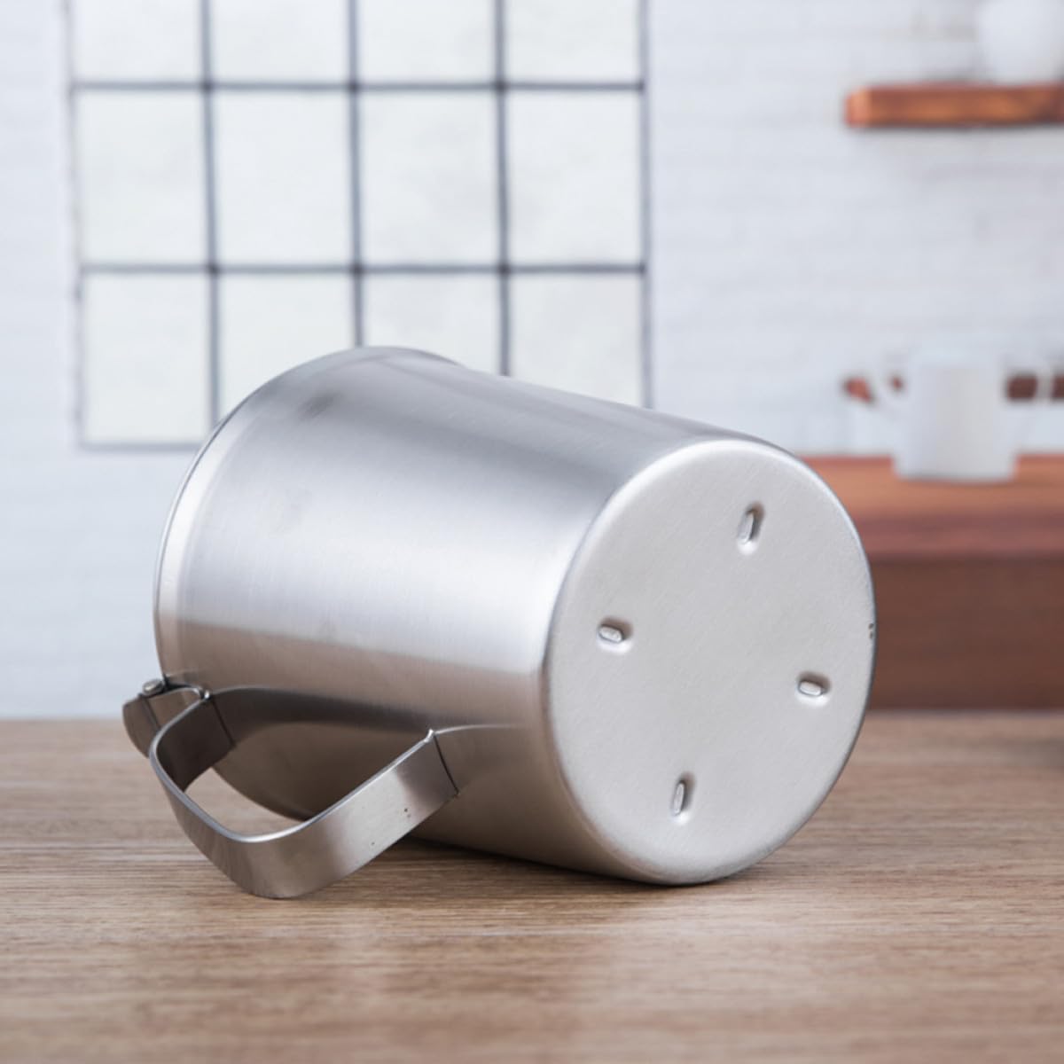 Misurino in Acciaio Inox con Coperchio Contenitore Latte e Caffè con Scala Graduata Antiruggine e Impiego Professionale per Latte Tè e Cappuccino