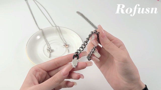 2 Bracciali A Catena In Acciaio Inox Per Coppie &ndash; Ciondoli Classici Con Incisione Gratuita, Argento