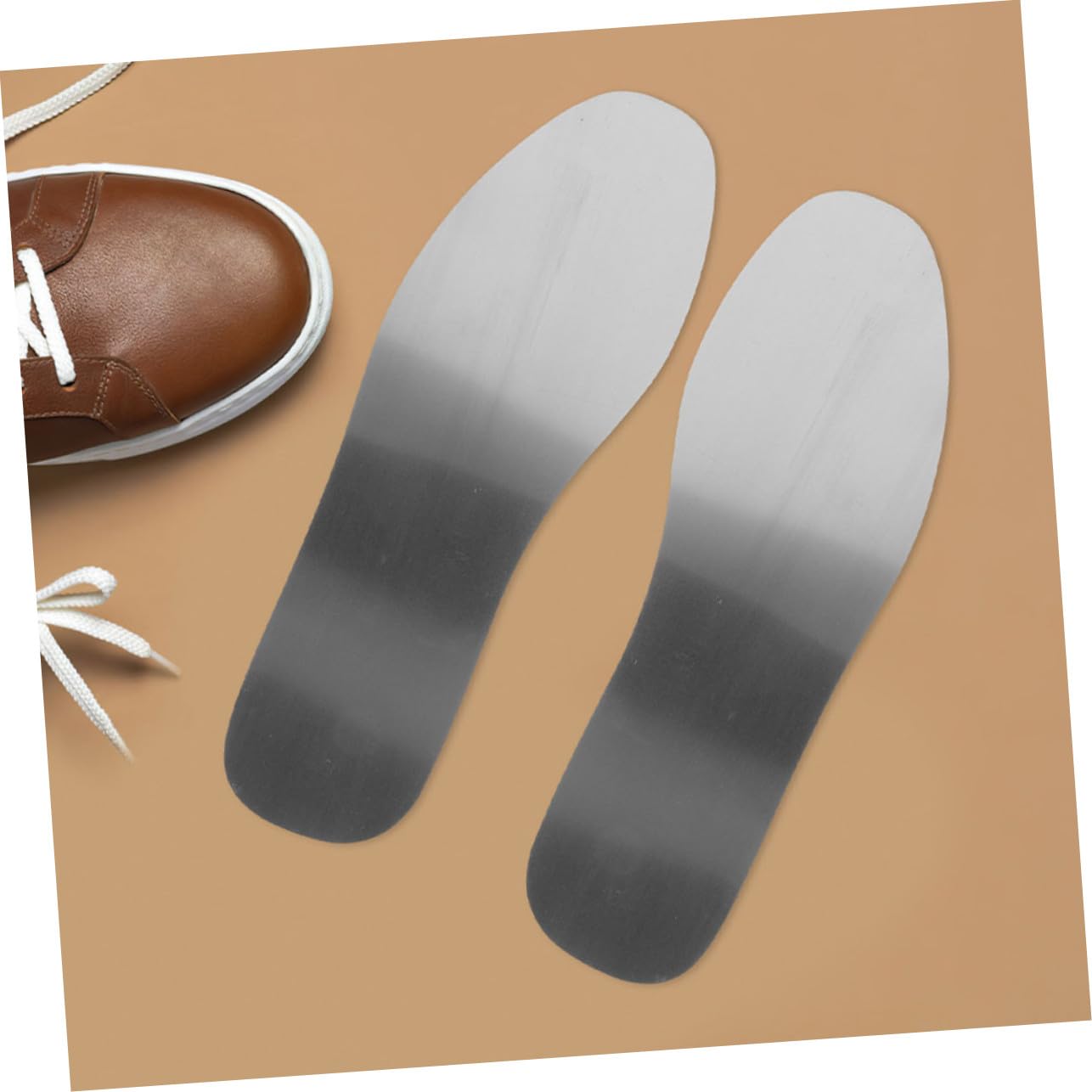 FOMIYES 4 Paires Semelles Intérieures Anti-perforation Acier Inoxydable pour Hommes et Femmes Protection Clous Antidérapantes et Durables Inserts Métalliques pour Chaussures de Travail Lot