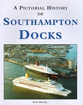 Paperback Southampton Docks: a Pictorial History Book